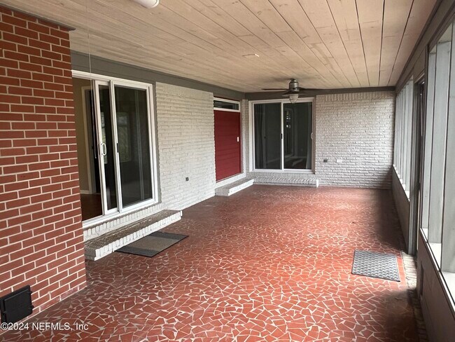 Building Photo - 2374 Stafford Dr