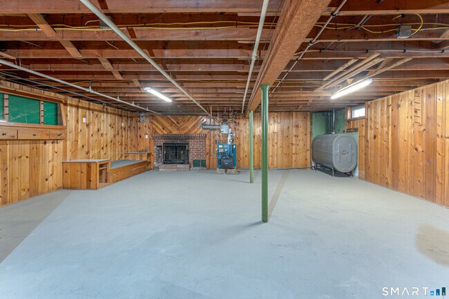 Building Photo - 233 Unionville Ave