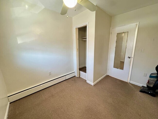 Building Photo - 526 Underhill Ave