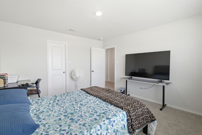 Building Photo - New 4-bed 3-bath home available near Lackland AFB! Move in Now!