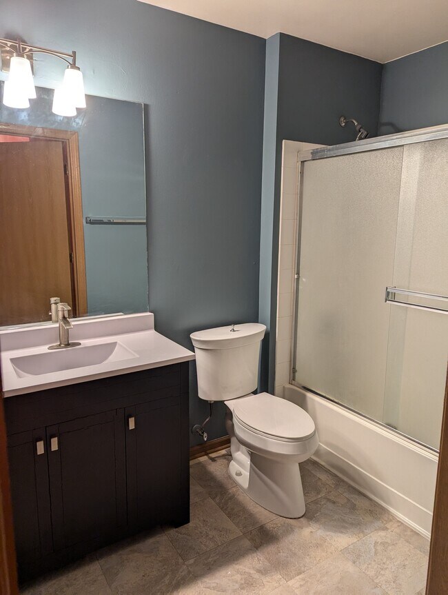 Building Photo - 2905 Kentshire Cir