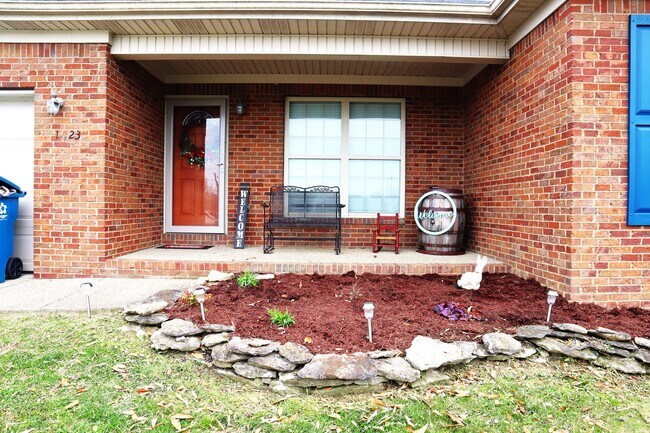 Building Photo - 1023 Rueland Dr