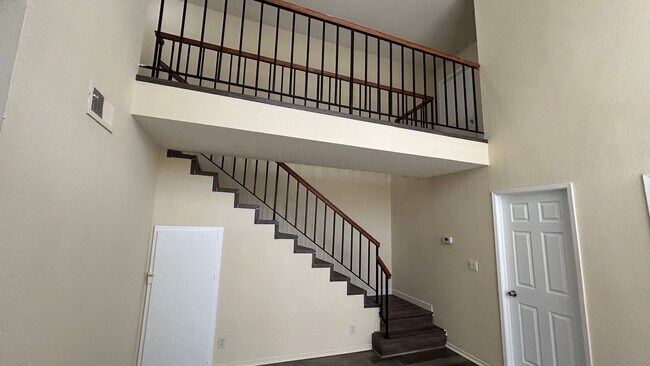 Building Photo - Charming 2-Bedroom Home in Lake Elsinore