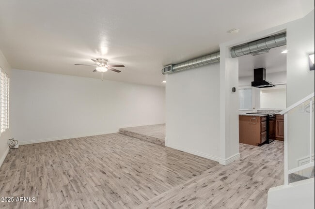 Building Photo - 5105 N Granite Reef Rd