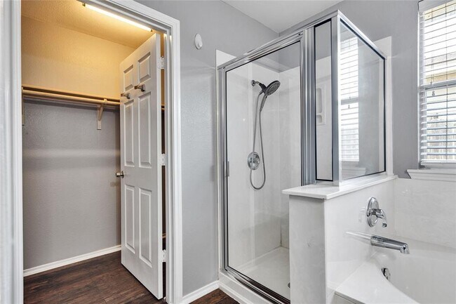 Building Photo - 12420 Sky Harbor Dr