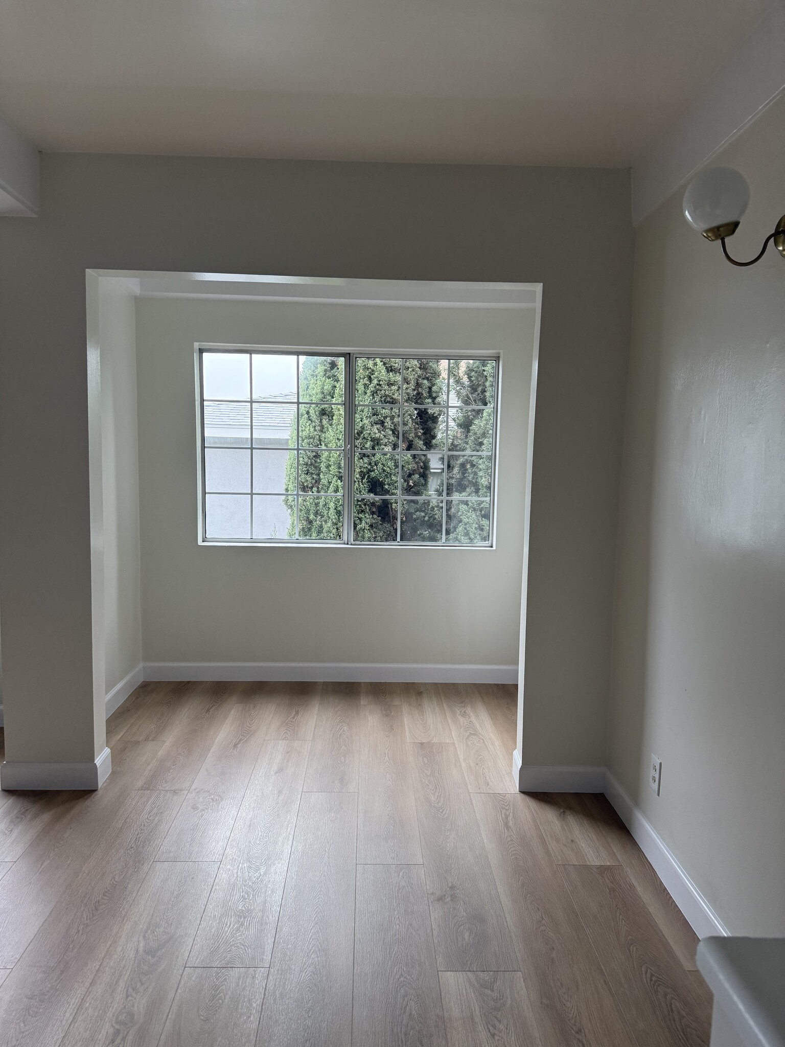 Building Photo - 1929 N Commonwealth Ave