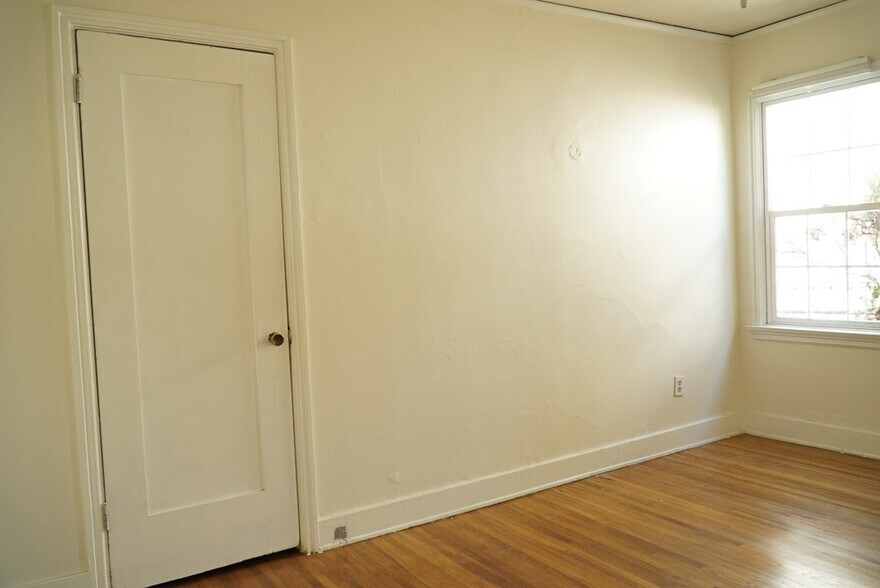 Building Photo - 1210 S Citrus Ave