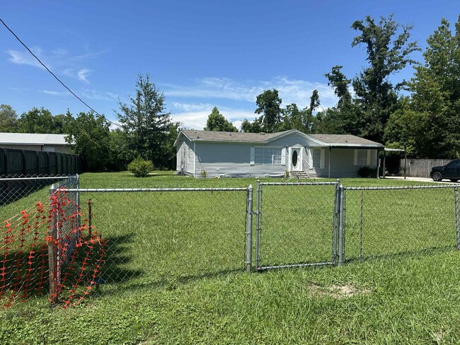Primary Photo - 2931 E 14th Ct