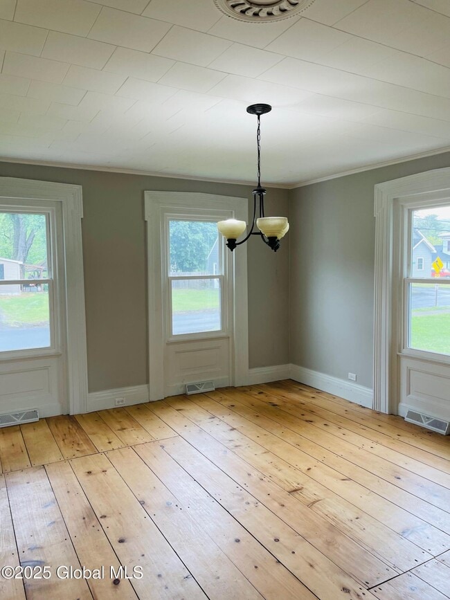 Building Photo - 1529 Clauverwie Rd