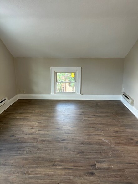 Building Photo - 2032 Manitou Ave