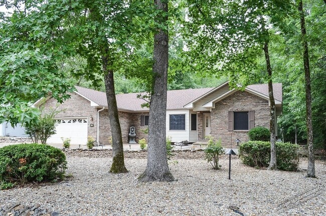 Building Photo - Spacious 3-Bedroom Home for Long-Term Lease in Hot Springs Village