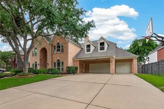 Building Photo - 1403 Hillside Forest Dr