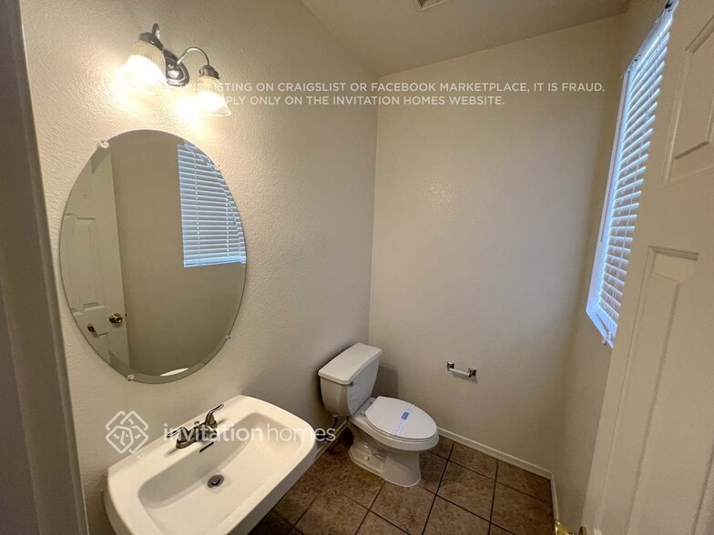 Building Photo - 9021 E Garnet Ave