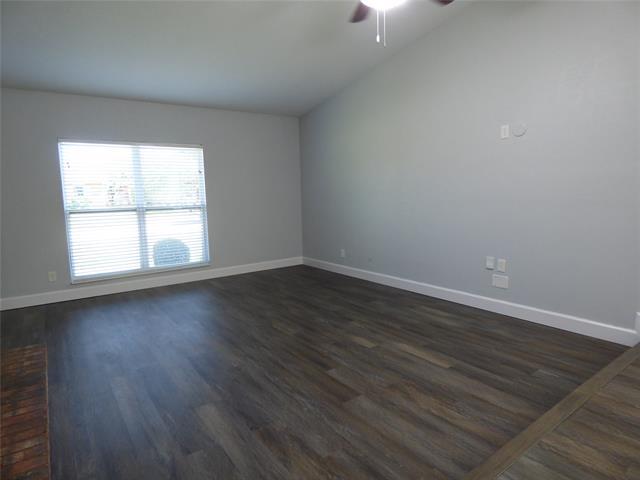 Building Photo - 5016 Roberts Dr