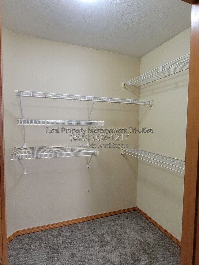 Building Photo - 6305 Thistledown Dr