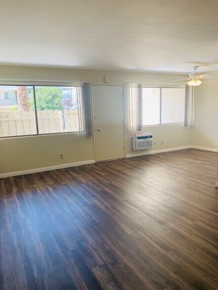 Building Photo - 6701 Wilkinson Ave