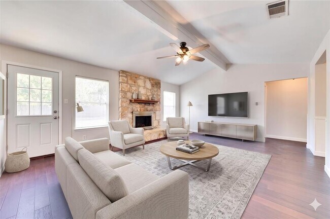Building Photo - 519 Yucca Dr