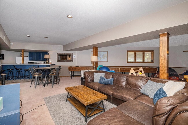 Building Photo - "Spacious 4-Bedroom Retreat with 3.5 Baths...