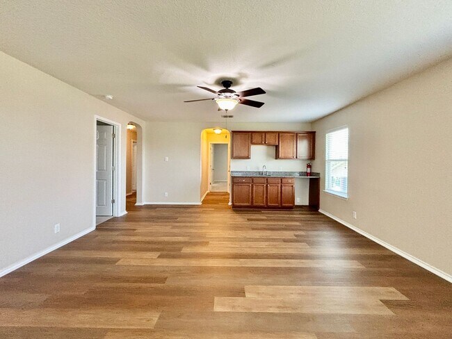 Building Photo - Welcome to this Big & Beautiful! 5 bed/3.5...