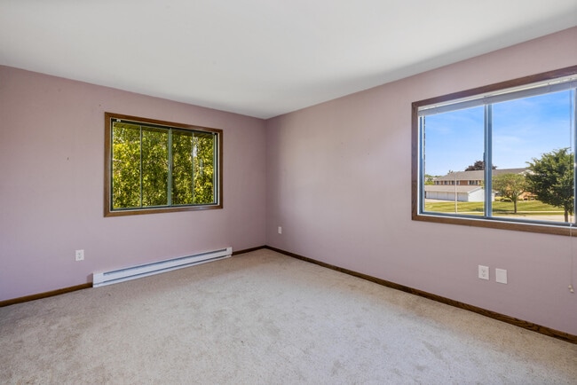 Building Photo - 10345 Whitnall Edge Dr