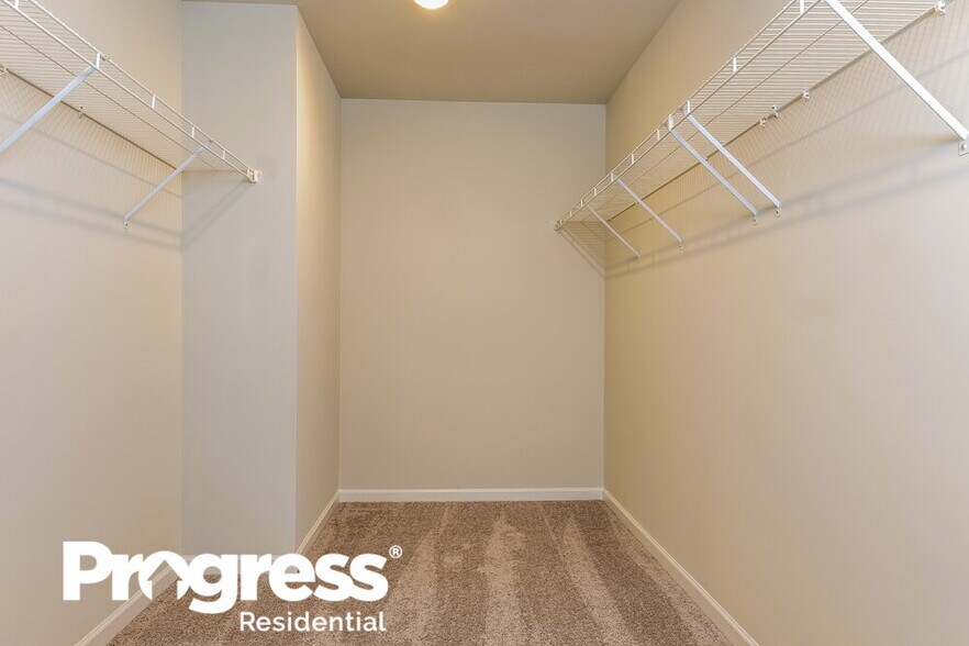 Building Photo - 621 Samuel