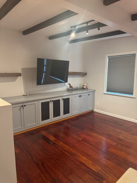 Living room - 4719 W 171st St