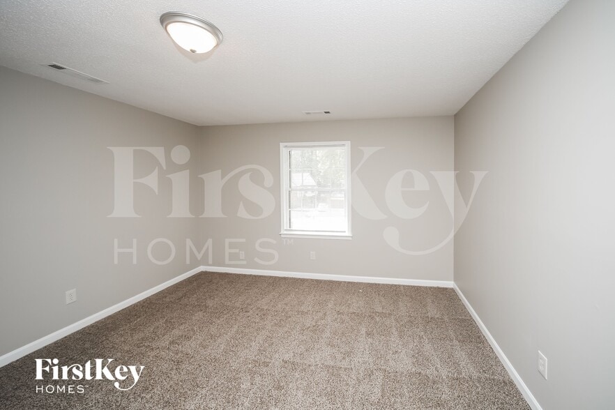 Building Photo - 7006 Loddon Cove