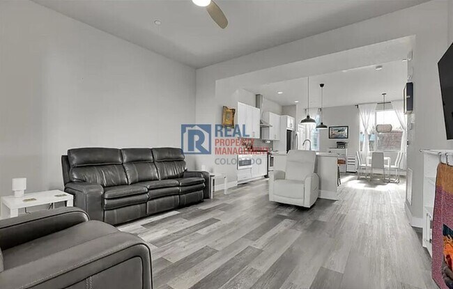 Building Photo - 7040 W Alaska Dr