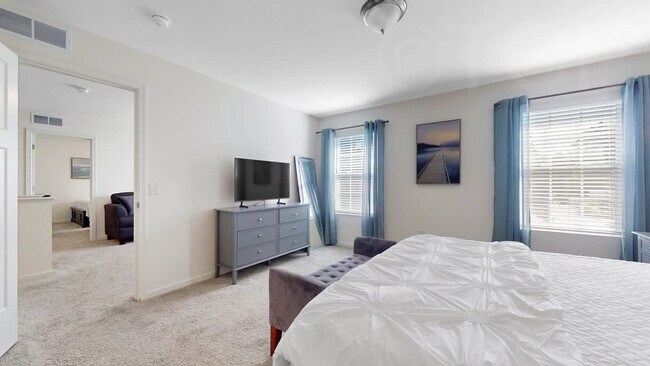 Building Photo - 720 Ravine Ln