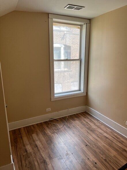 Bedroom - 5625 S Princeton Ave
