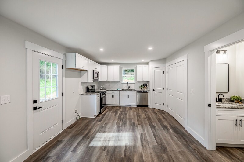 Building Photo - 126A Brookmeade Dr