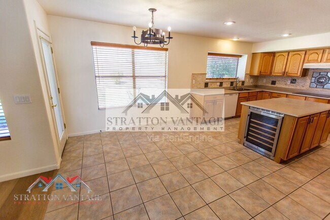 Building Photo - 960 E Constitution Dr