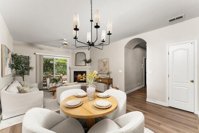Building Photo - Beautiful 3 Bedroom 2 Bathroom in Gated Community of Folsom, CA!