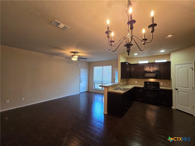 Building Photo - 294 Rosalie Dr