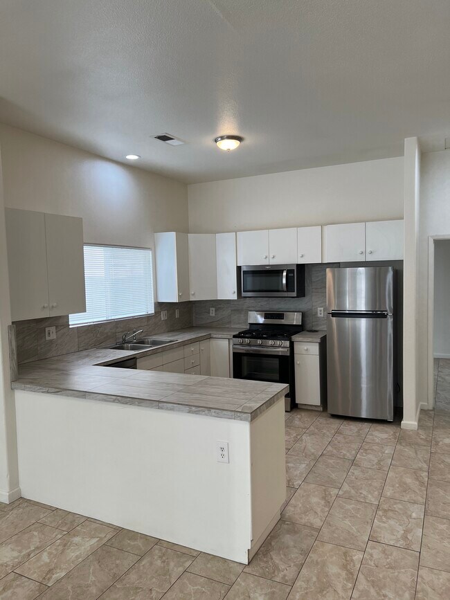 Building Photo - 79641 Avenue 42