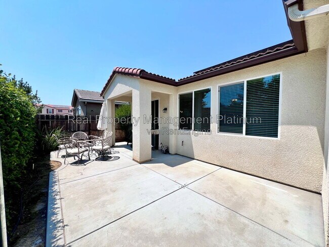 Building Photo - 3620 Griffith Ave