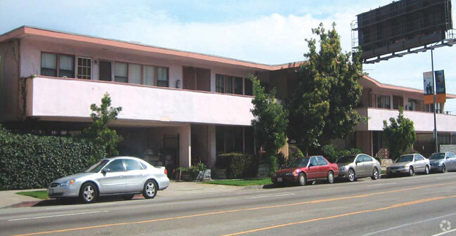 Building Photo - La Cienega Plaza