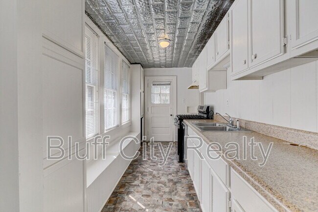 Building Photo - 3573 Spottswood Ave