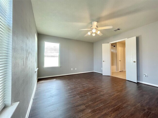 Building Photo - 19114 Yellow Thrush Dr