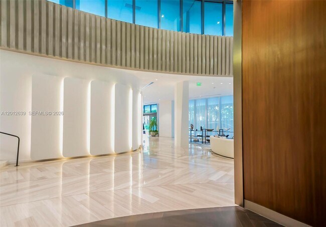 Building Photo - 2831 S Bayshore Dr