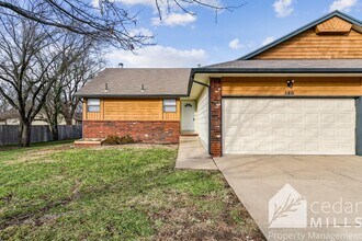 Building Photo - Andover Twin Home!