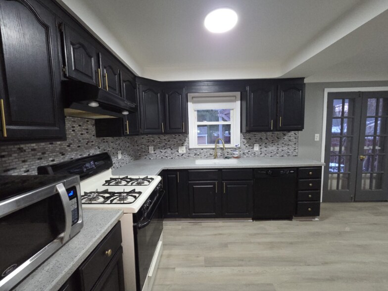 Building Photo - 4493 Telhurst Rd