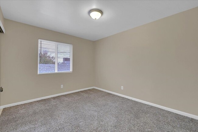 Building Photo - 1072 Grand Ave