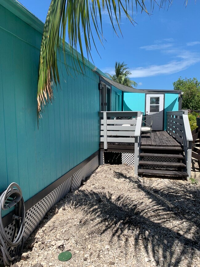 Building Photo - 28130 Dorothy Ave