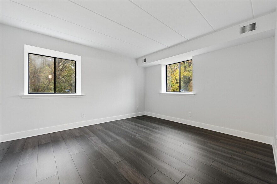 Building Photo - 40 Le Forge Ct