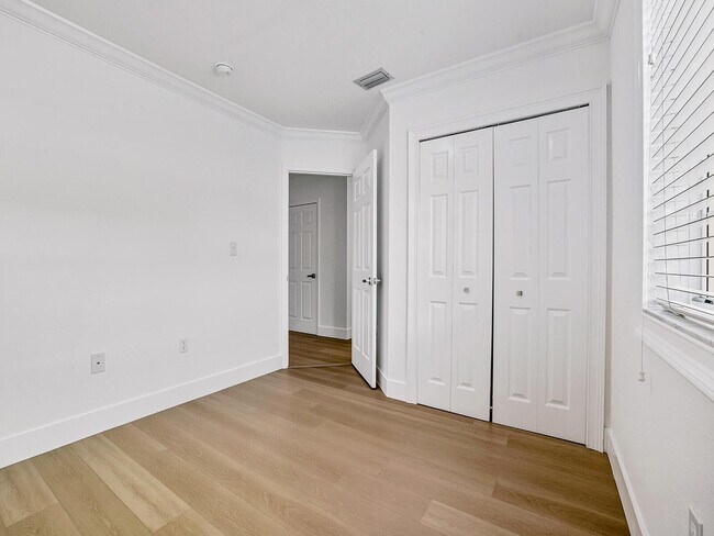 Building Photo - 11475 NW 94th Pl