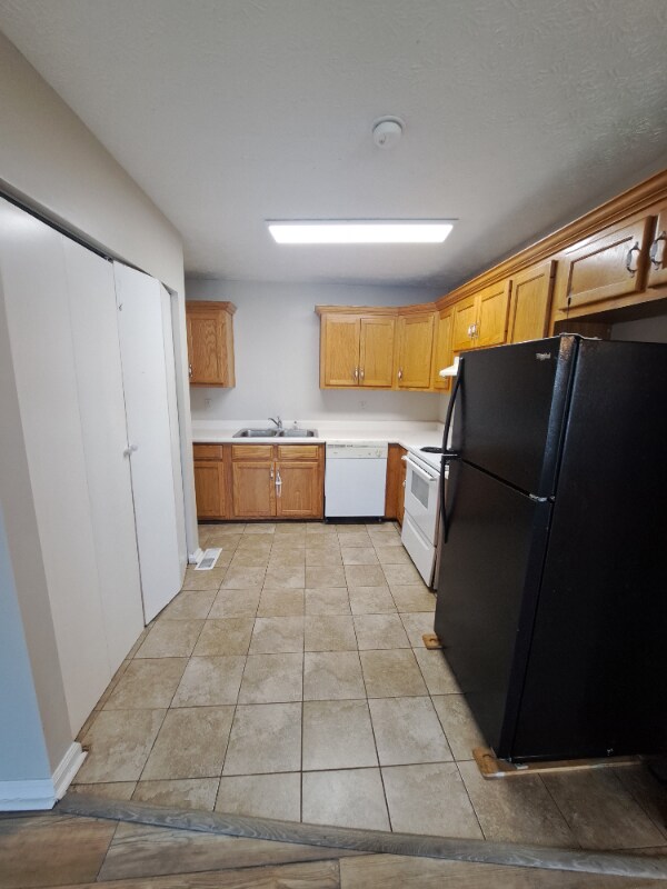 Building Photo - 201 Granite St