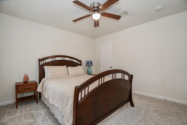 Building Photo - 10809 Colony Wood Pl
