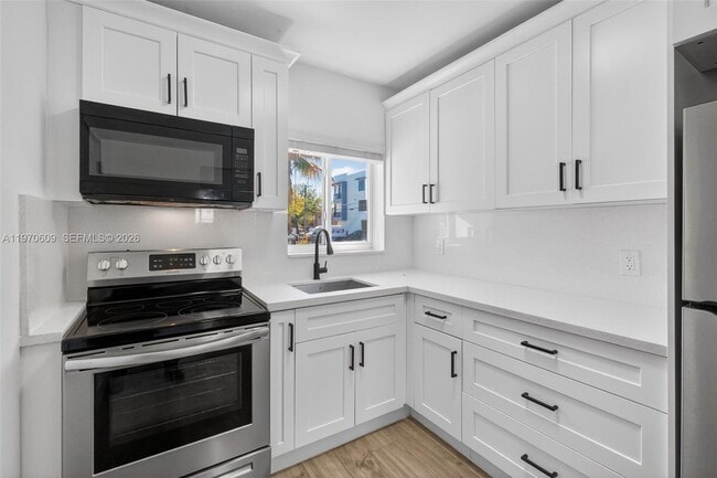 Building Photo - 1801 SW 5th St