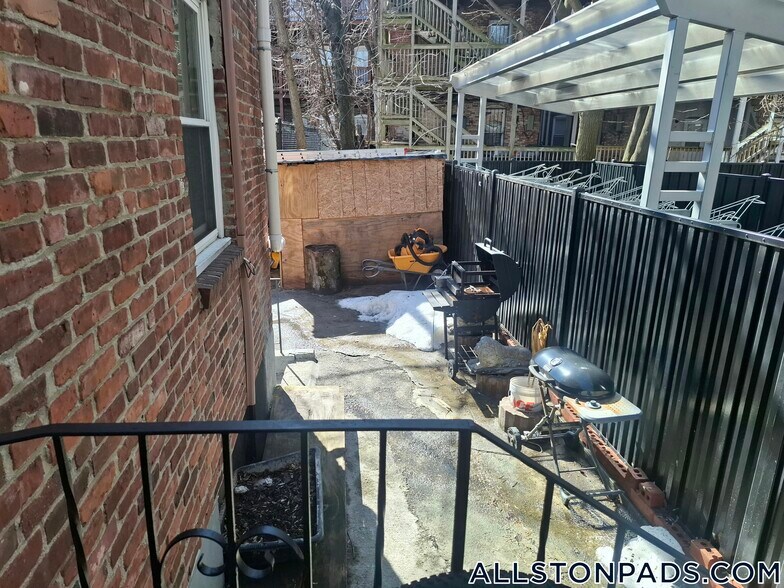 Building Photo - 3 President Terrace